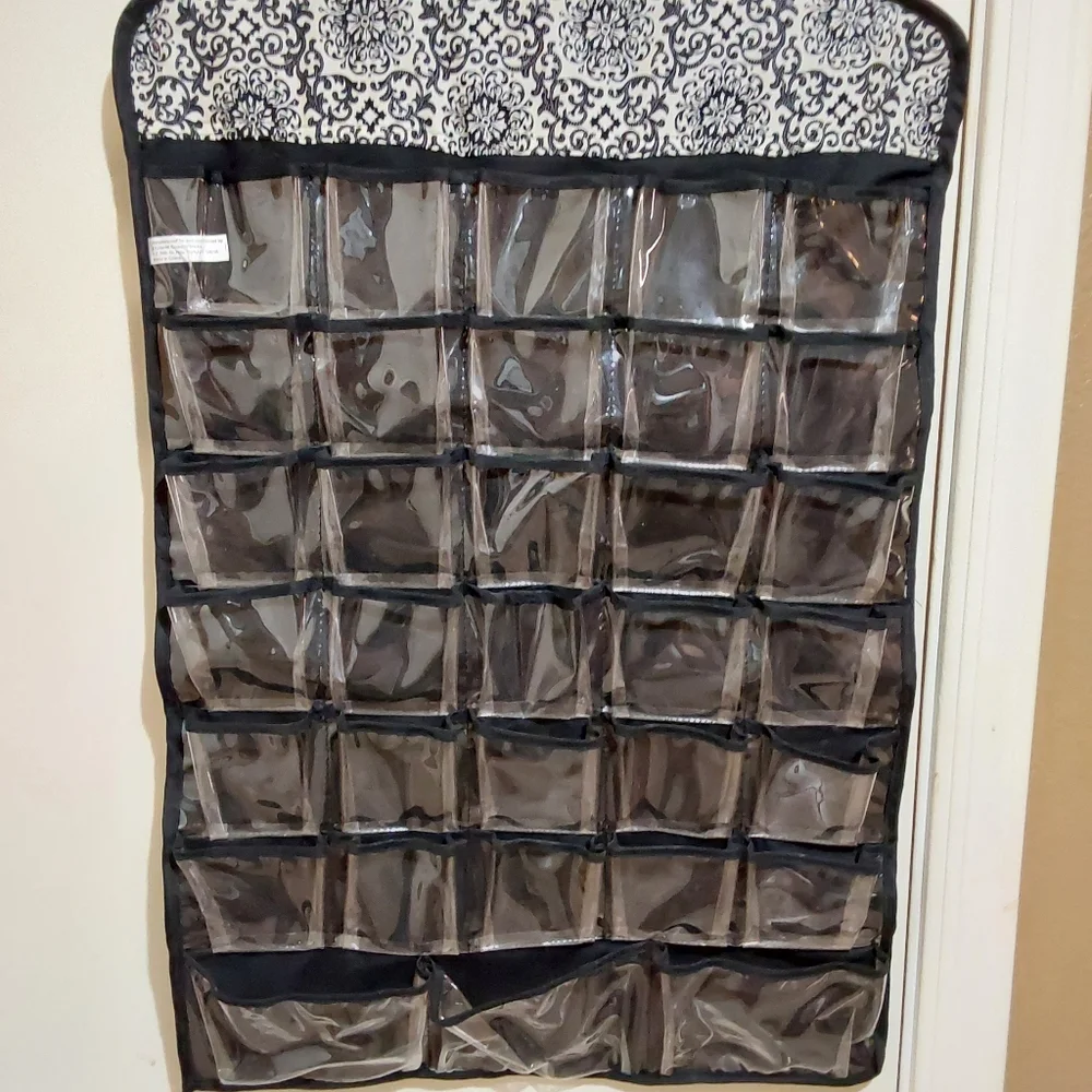 🌺 NWT Raymond Waites 66 Picket Hanging Jewelry Organizer